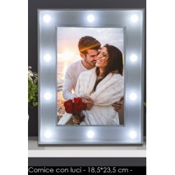 CORNICE P/FOTO CON LUCI cm18,5x23,5